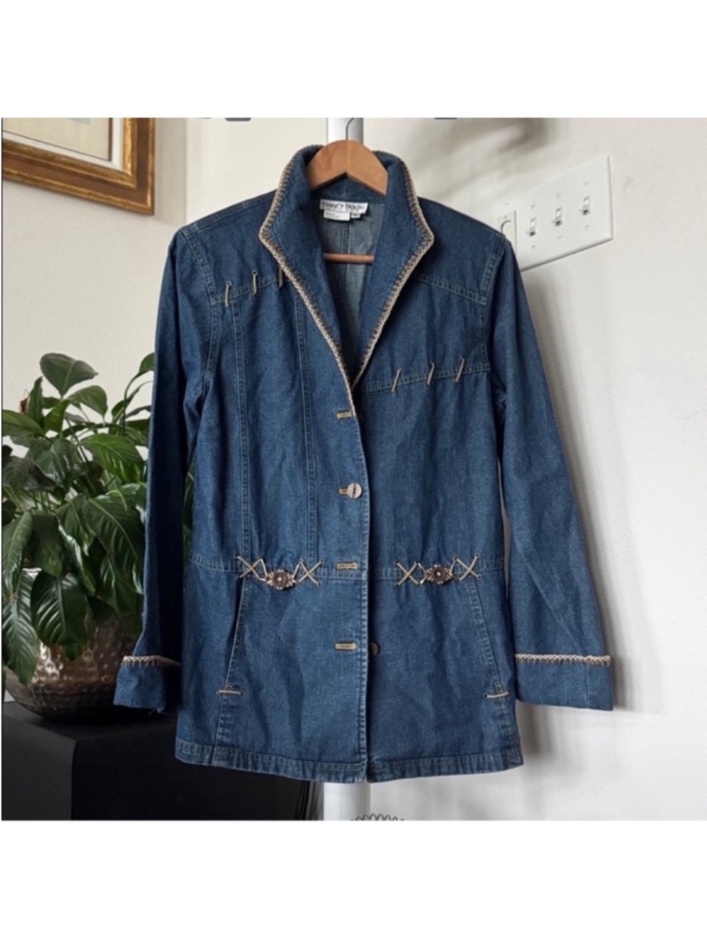 Vintage Western Women’s Jean Jacket Sz 6/M Blue Tan Long Embroidered Edges